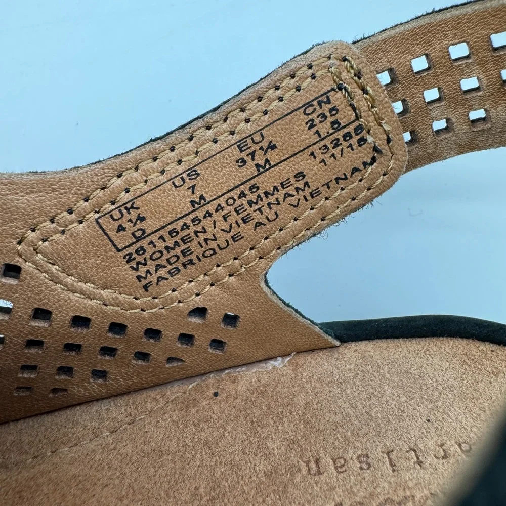 Clarks Artisan Reey Variel Wedge Sandals 7 Leather Perforated Slingback Comfort